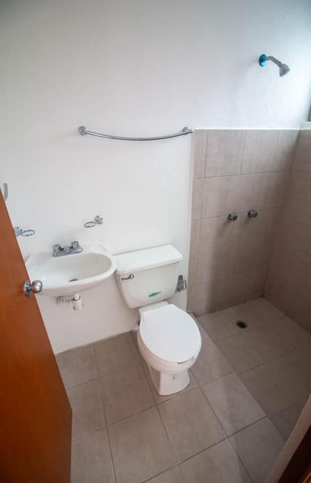 CASA EN VENTA EN JACARANDAS TRES MARIAS, MORELIA