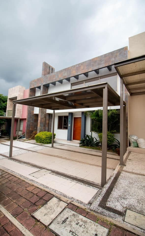 CASA EN VENTA EN JACARANDAS TRES MARIAS, MORELIA