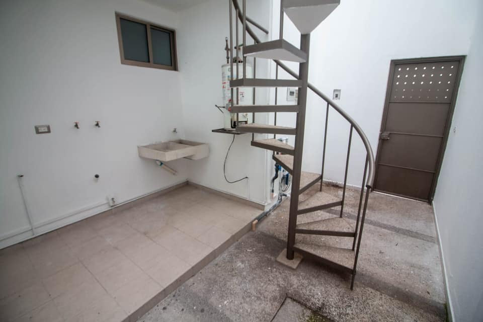 CASA EN VENTA EN JACARANDAS TRES MARIAS, MORELIA