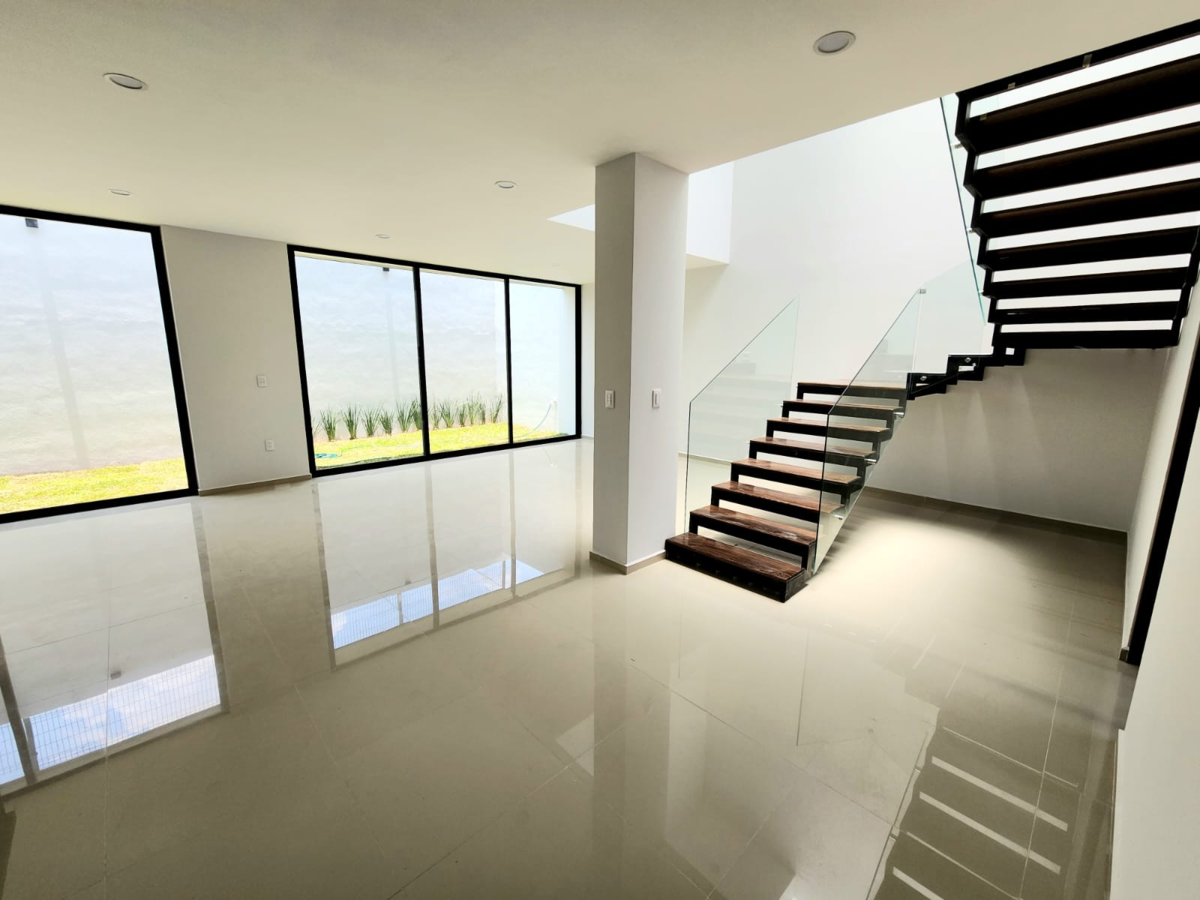 CASA EN VENTA EN LOMALTA TRES MARIAS, MORELIA
