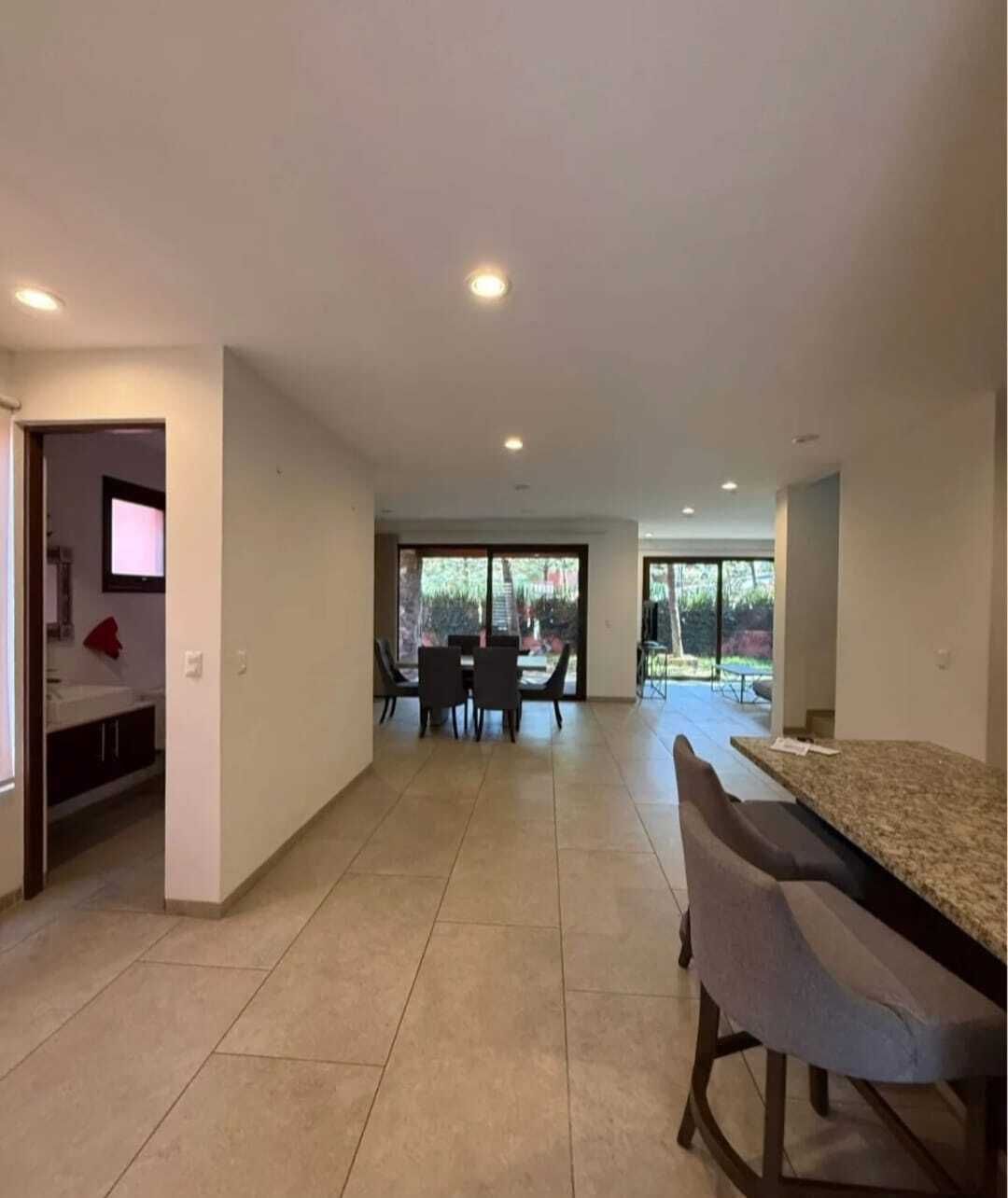 CASA EN VENTA EN CLUB Y DENTRO DEL CAMPO DE GOLF ALTOZANO, MORELIA