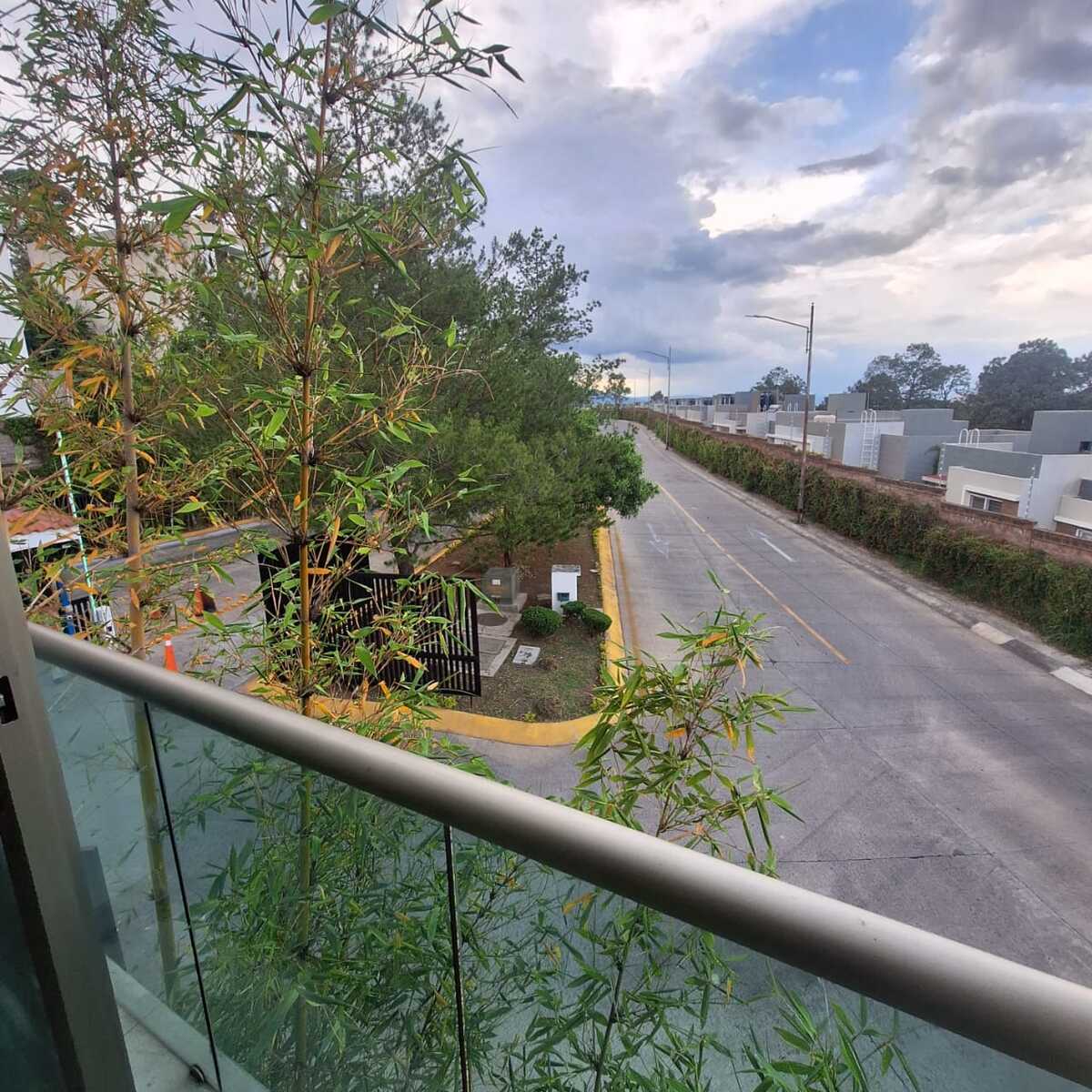 CASA EN VENTA EN PASEO DE LAS AGUILAS ALTOZANO, MORELIA