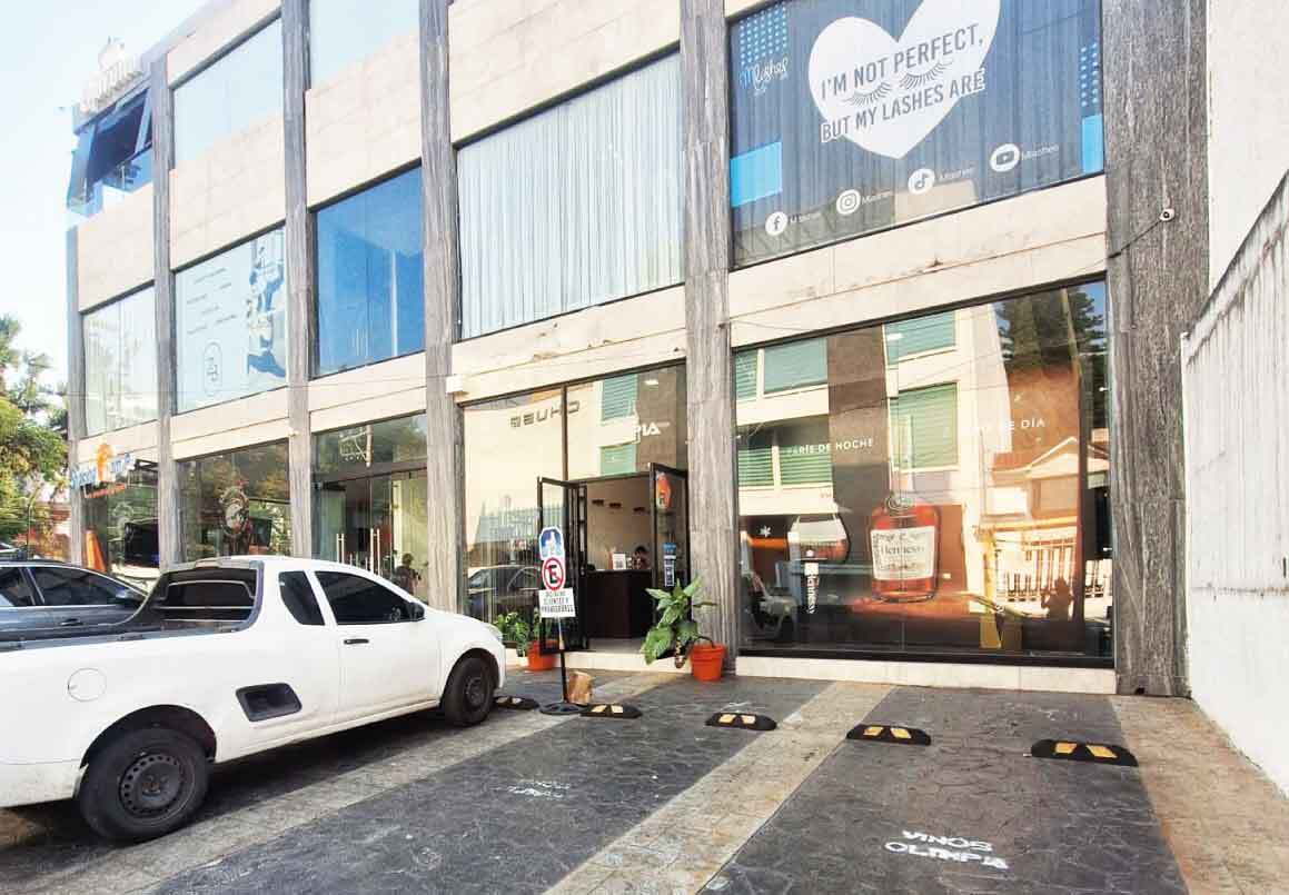 LOCAL COMERCIAL EN RENTA EN AV. CAMELINAS, MORELIA