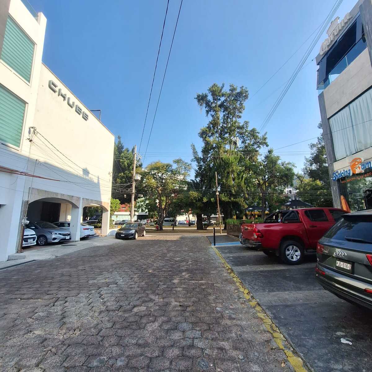LOCAL COMERCIAL EN RENTA EN AV. CAMELINAS, MORELIA