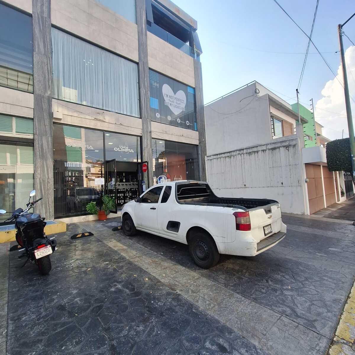 LOCAL COMERCIAL EN RENTA EN AV. CAMELINAS, MORELIA