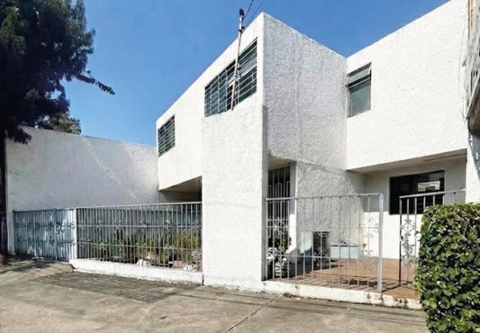 CASA COMERCIAL EN VENTA EN AV. LAZARO CARDENAS, MORELIA