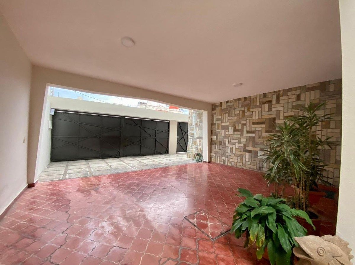 CASA RESIDENCIAL EN VENTA EN CHAPULTEPEC NORTE, MORELIA