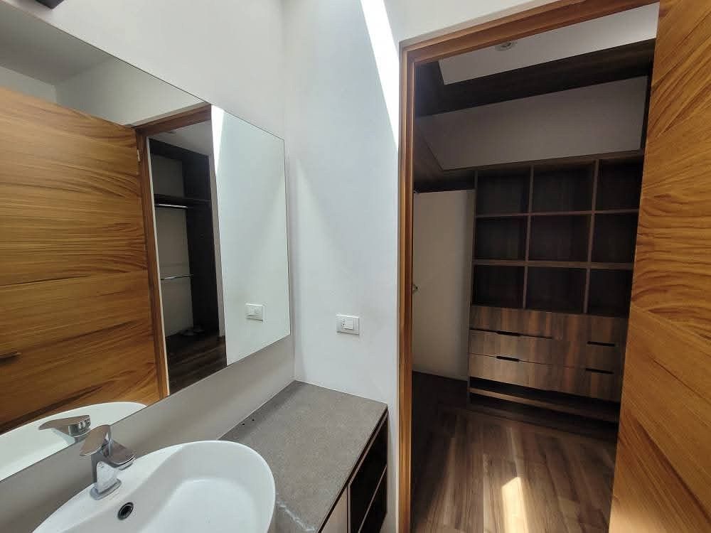 CASA EN VENTA EN EL OLIVAR ALTOZANO, MORELIA