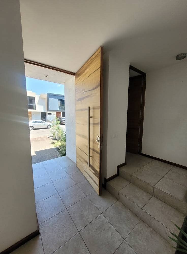 CASA EN VENTA EN EL OLIVAR ALTOZANO, MORELIA