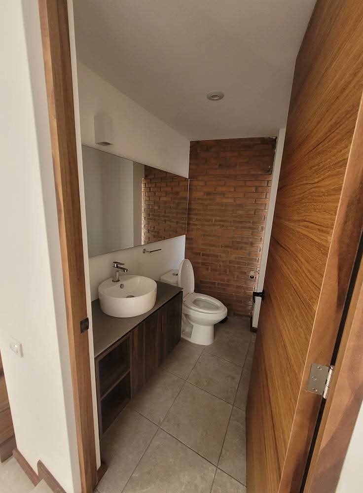CASA EN VENTA EN EL OLIVAR ALTOZANO, MORELIA