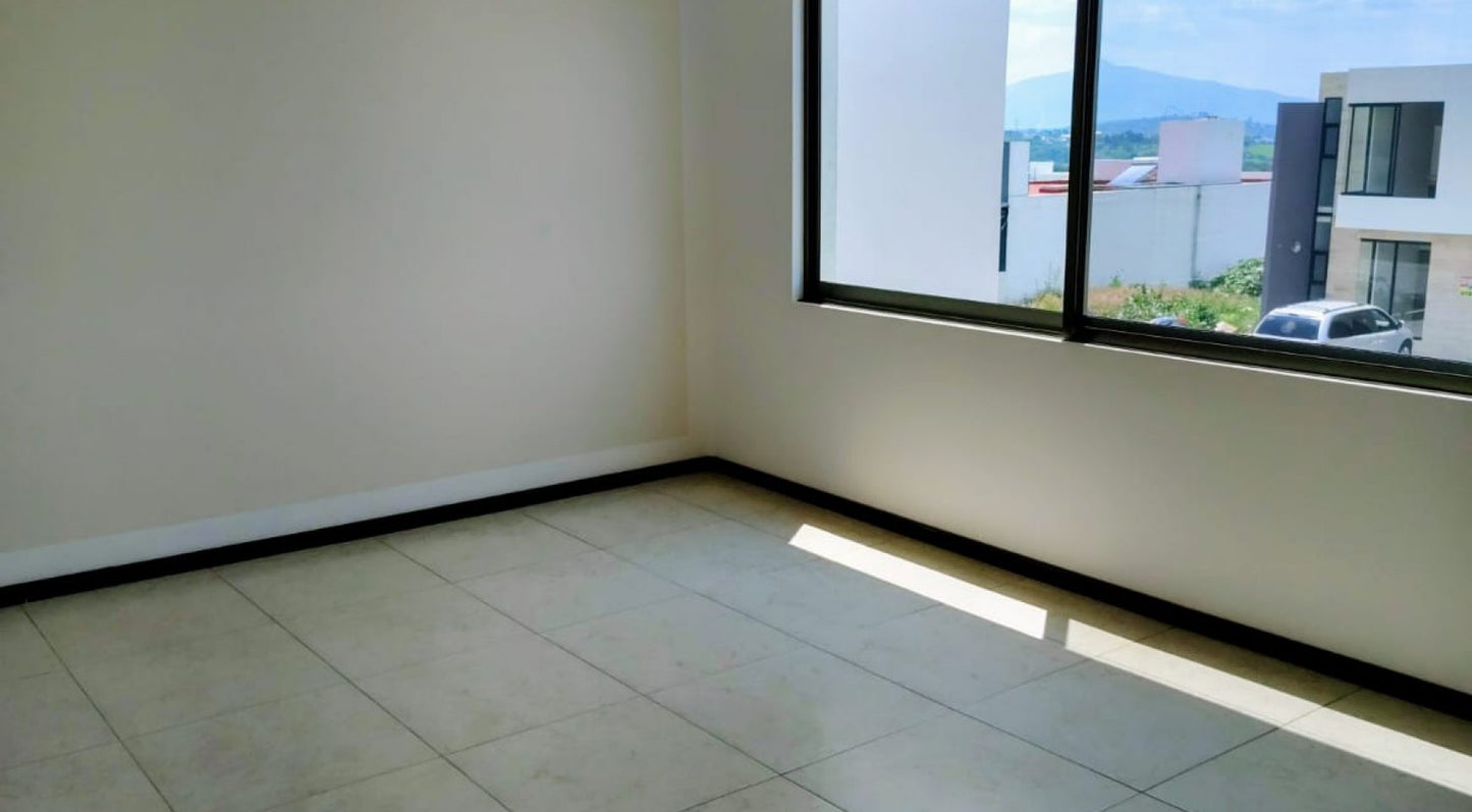 CASA EN VENTA EN LOMALTA TRES MARIAS, MORELIA