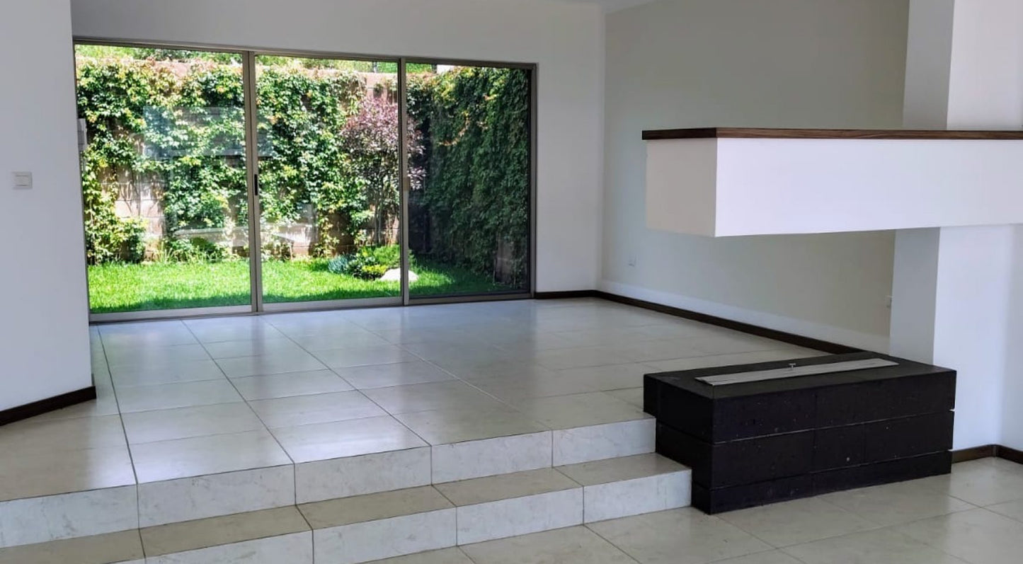 CASA EN VENTA EN LOMALTA TRES MARIAS, MORELIA