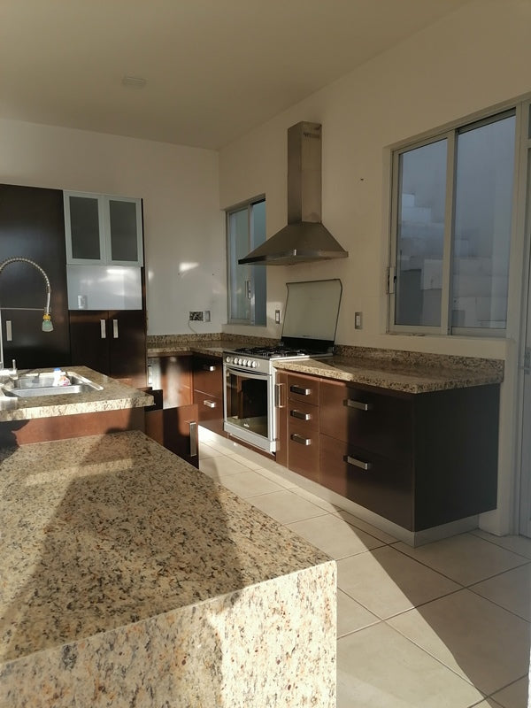 CASA EN VENTA EN FRACCIONAMIENTO LOMAS DE LAS AMERICAS SUR, MORELIA