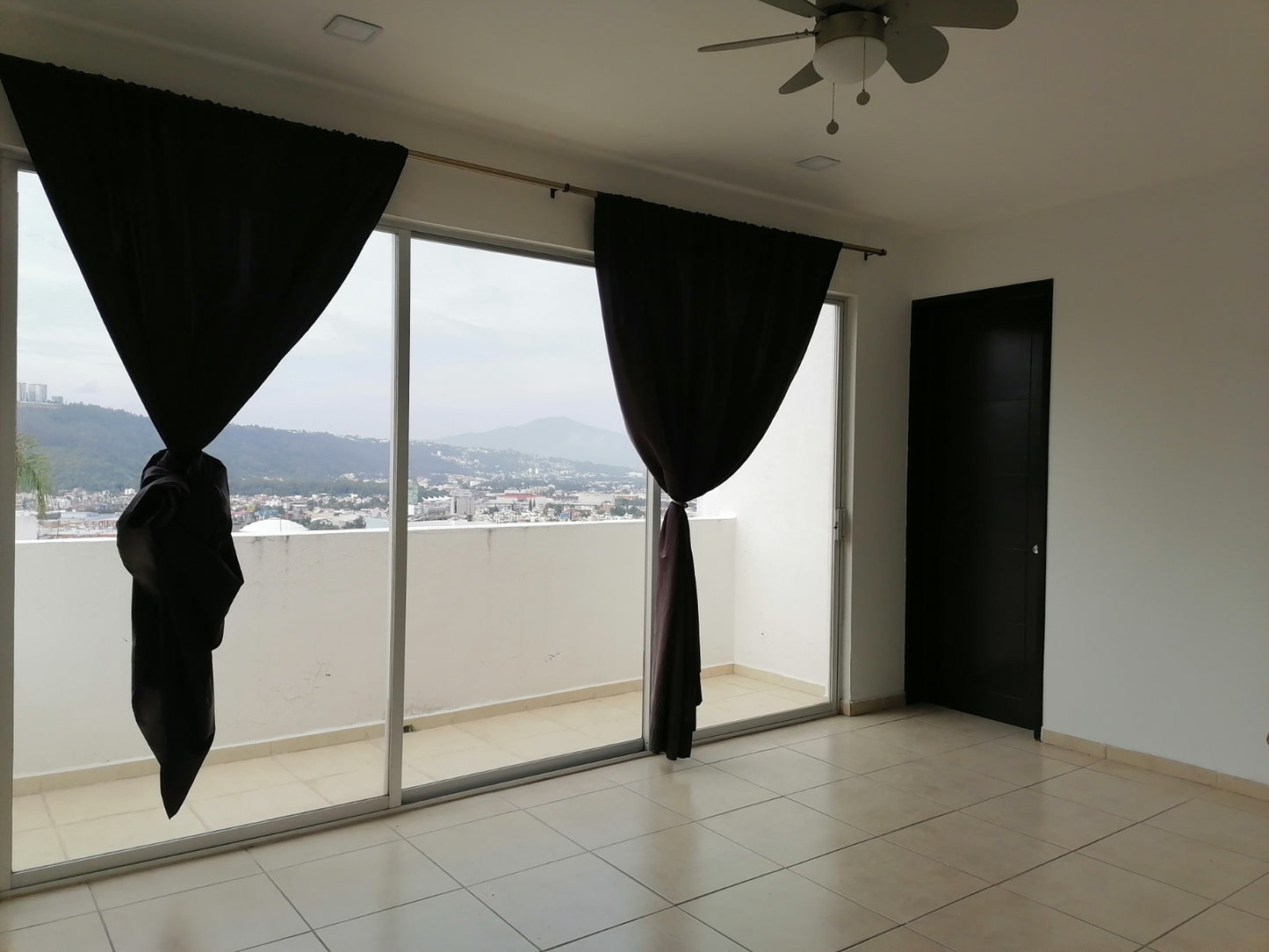 CASA EN VENTA EN FRACCIONAMIENTO LOMAS DE LAS AMERICAS SUR, MORELIA