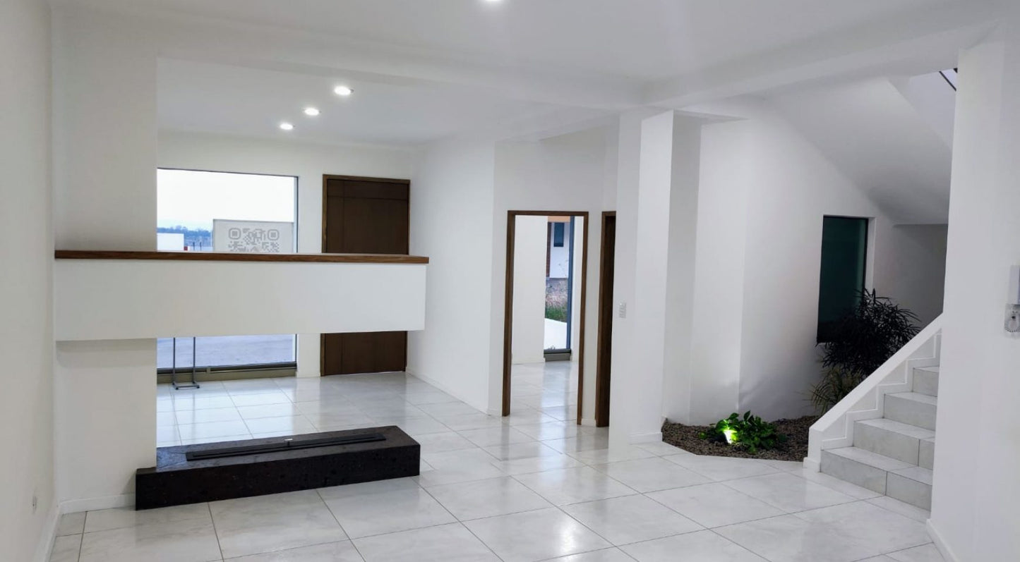 CASA EN VENTA EN LOMALTA TRES MARIAS, MORELIA