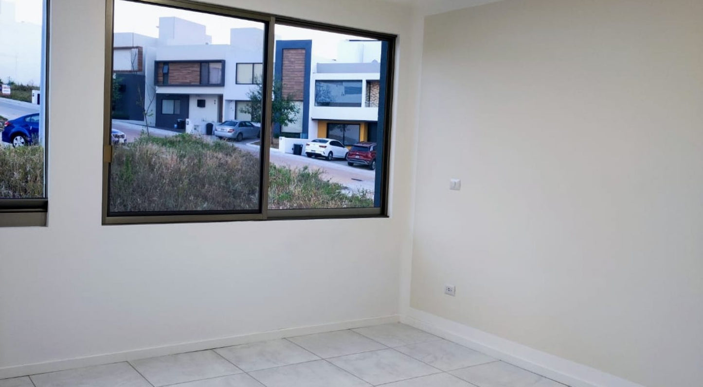 CASA EN VENTA EN LOMALTA TRES MARIAS, MORELIA