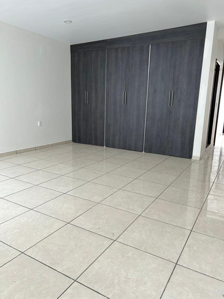 CASA EN VENTA EN JARDINES DEL RINCON, MORELIA