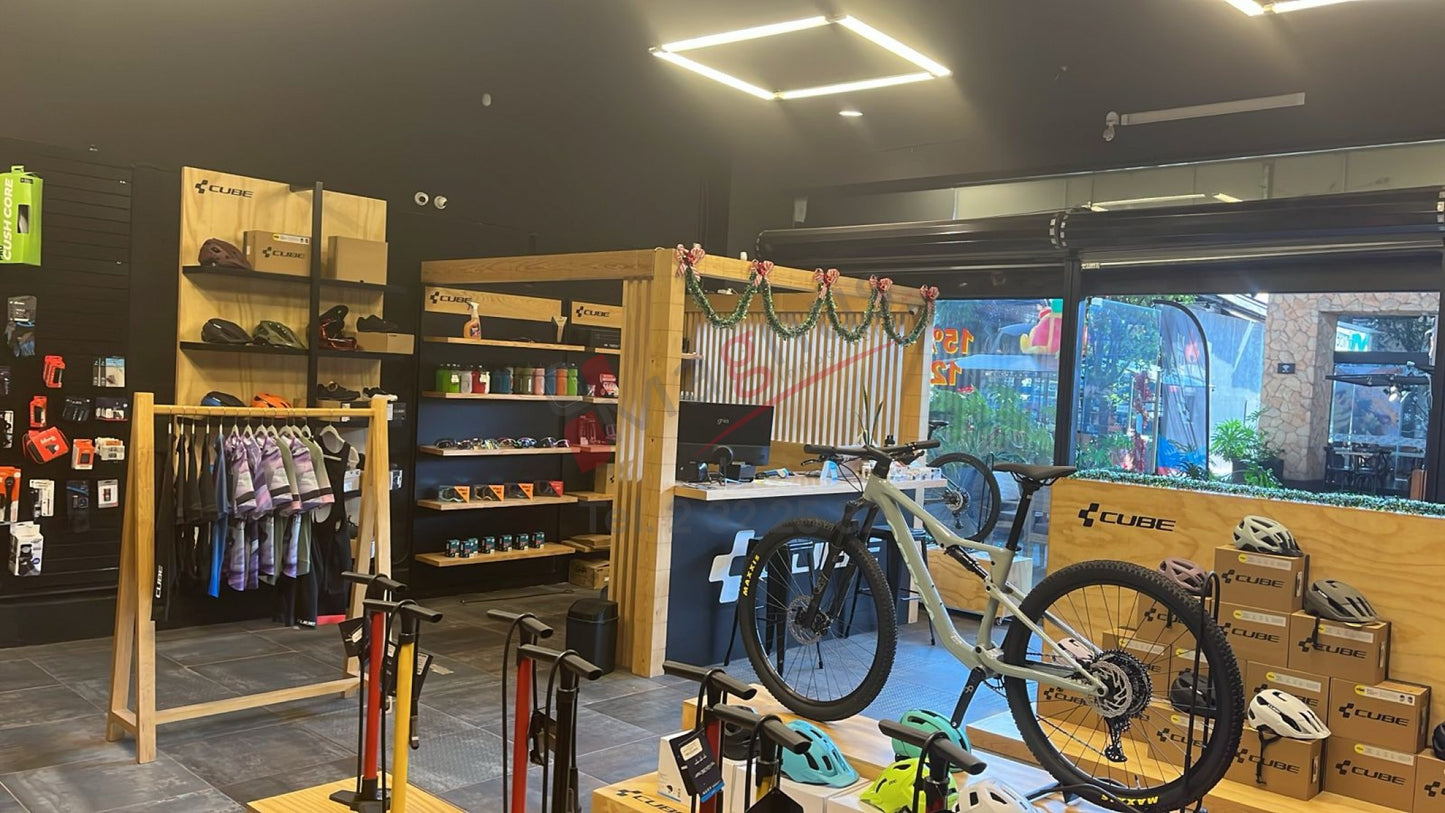 LOCAL COMERCIAL EN PLAZA EN RENTA EN LOMAS DE LA HUERTA, MORELIA