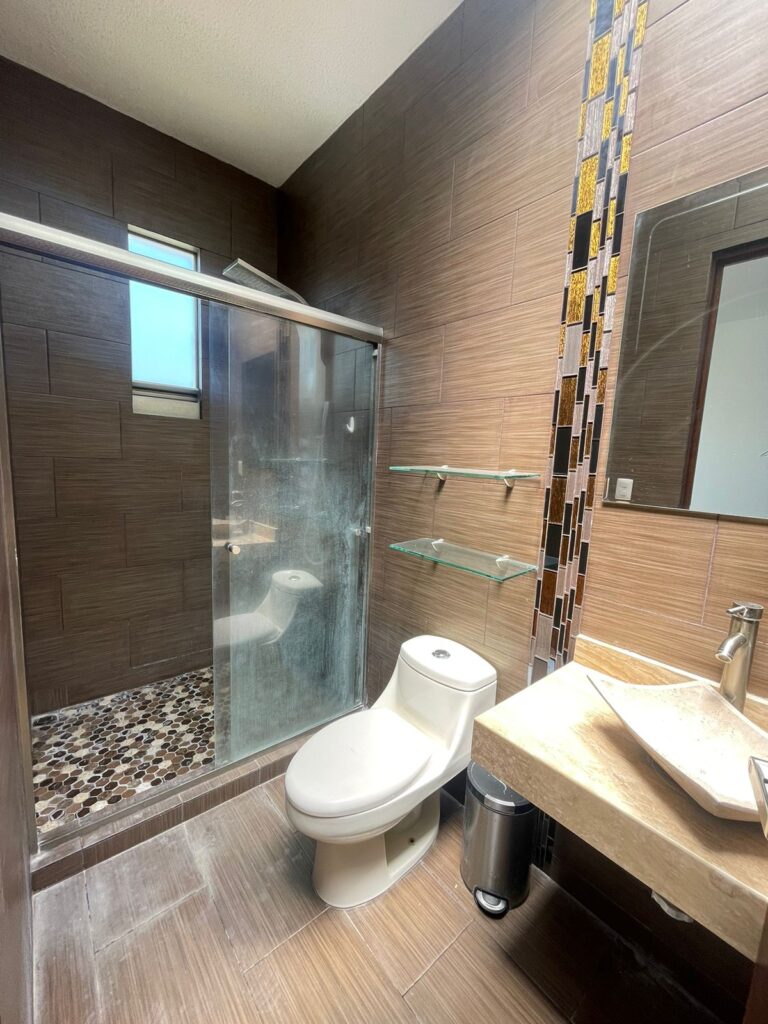 CASA DE UNA PLANTA EN VENTA EN PASEO DEL PARQUE TRES MARIAS, MORELIA