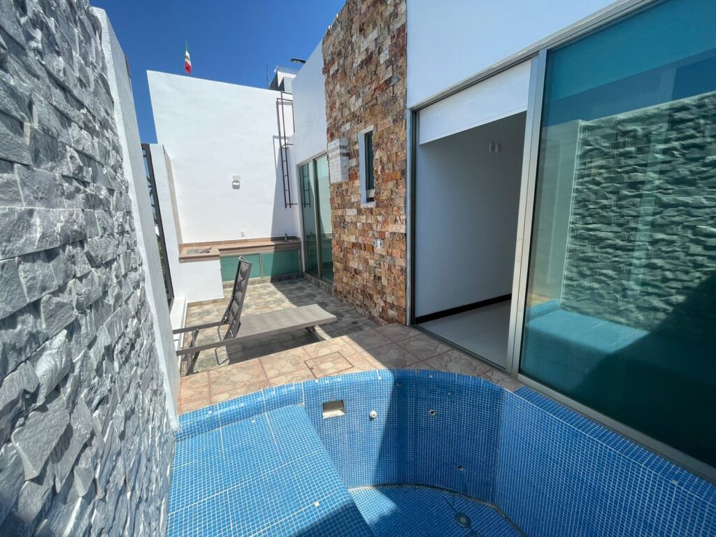 CASA DE UNA PLANTA EN VENTA EN PASEO DEL PARQUE TRES MARIAS, MORELIA