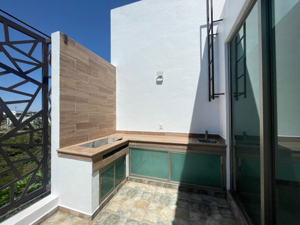 CASA DE UNA PLANTA EN VENTA EN PASEO DEL PARQUE TRES MARIAS, MORELIA