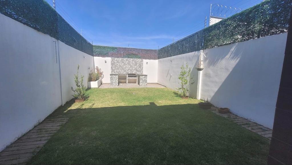 CASA EN VENTA EN MONTEVENTO TRES MARIAS, MORELIA