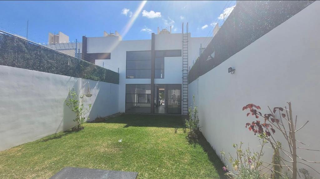 CASA EN VENTA EN MONTEVENTO TRES MARIAS, MORELIA