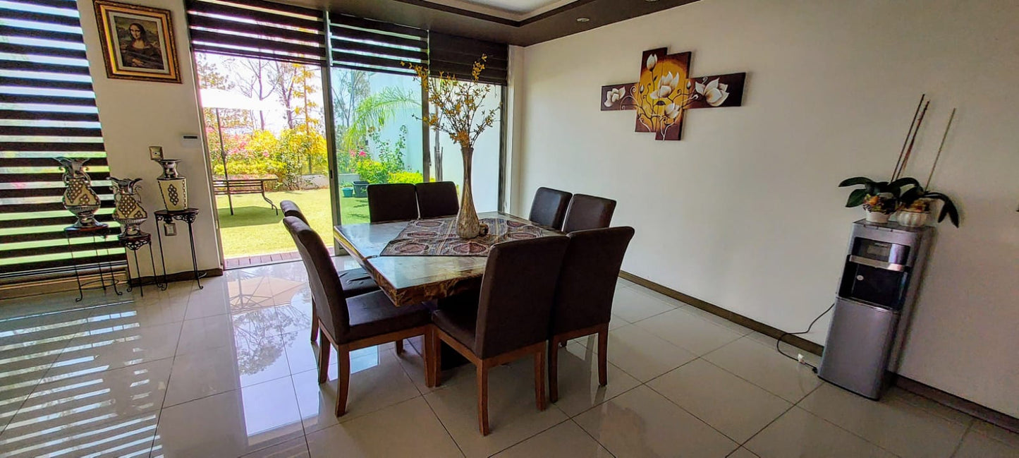 CASA EN VENTA EN RESIDENCIAL BOSQUE ALTOZANO, MORELIA