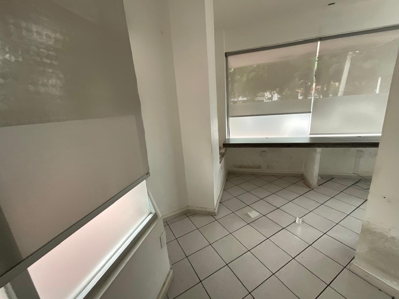 LOCAL COMERCIAL EN RENTA EN AV. CAMELINAS, MORELIA
