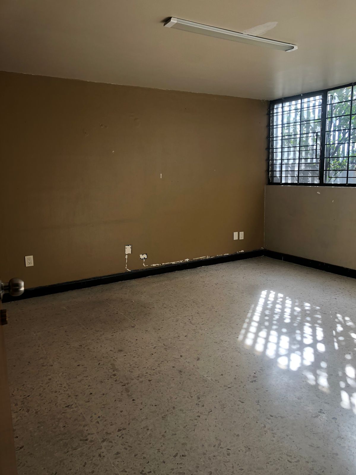 CASA PARA CLINICA U OFICINA EN RENTA EN CHAPULTEPEC SUR, MORELIA