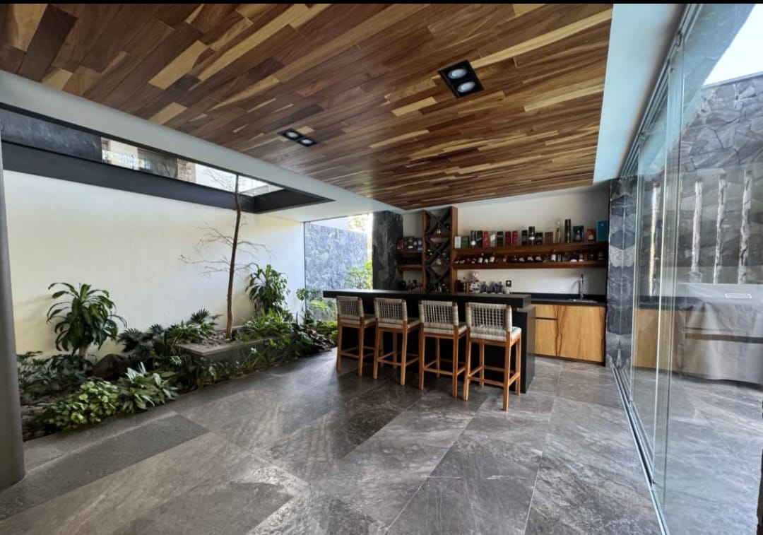 CASA RESIDENCIAL CLUB Y DENTRO DEL CAMPO DE GOLF ALTOZANO, MORELIA