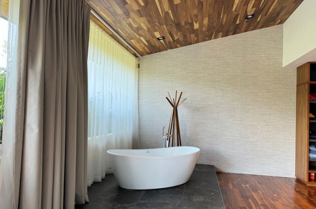 CASA RESIDENCIAL CLUB Y DENTRO DEL CAMPO DE GOLF ALTOZANO, MORELIA