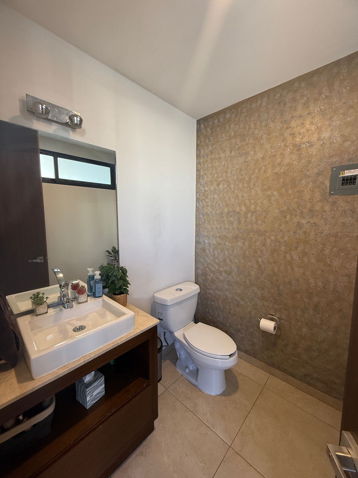 CASA EN VENTA EN PUERTA MADERO ALTOZANO, MORELIA