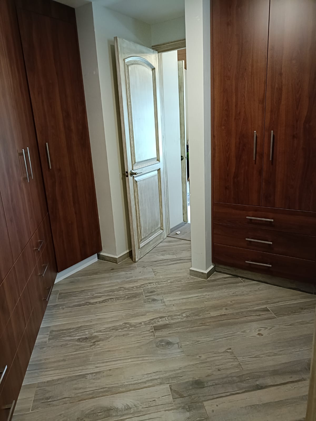 CASA RESIDENCIAL EN CLUB Y DENTRO DEL CAMPO DE GOLF ALTOZANO, MORELIA