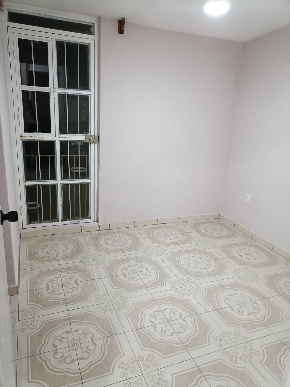 CASA REMODELADA EN VENTA EN ARKO SAN ANTONIO, MORELIA