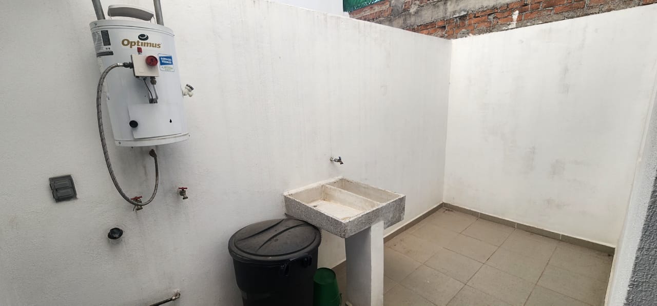 CASA EN RENTA EN QUINTA CANTERA ALTOZANO, MORELIA