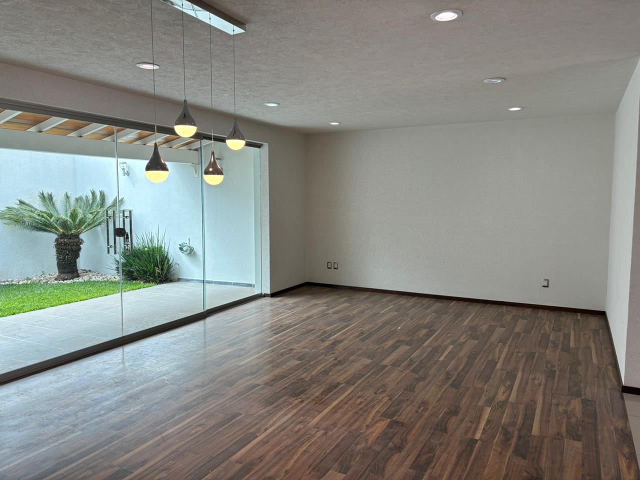 CASA EN VENTA EN CEDROS TRES MARIAS, MORELIA