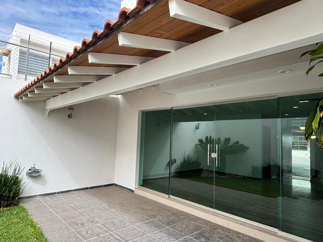 CASA EN VENTA EN CEDROS TRES MARIAS, MORELIA