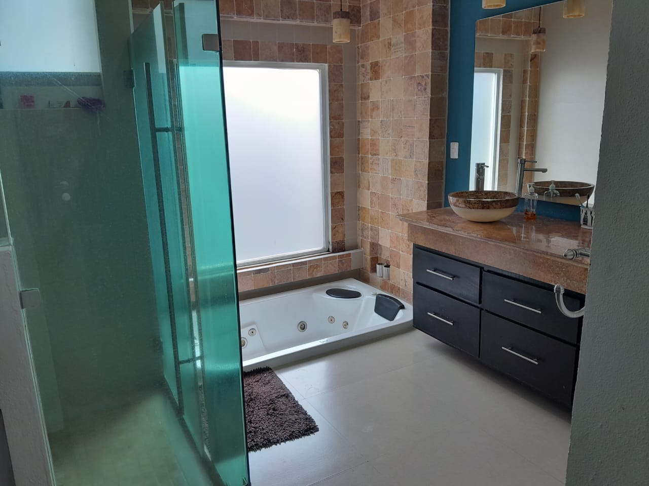 CASA EN VENTA EN CLUB Y DENTRO DEL CAMPO DE GOLF ALTOZANO, MORELIA