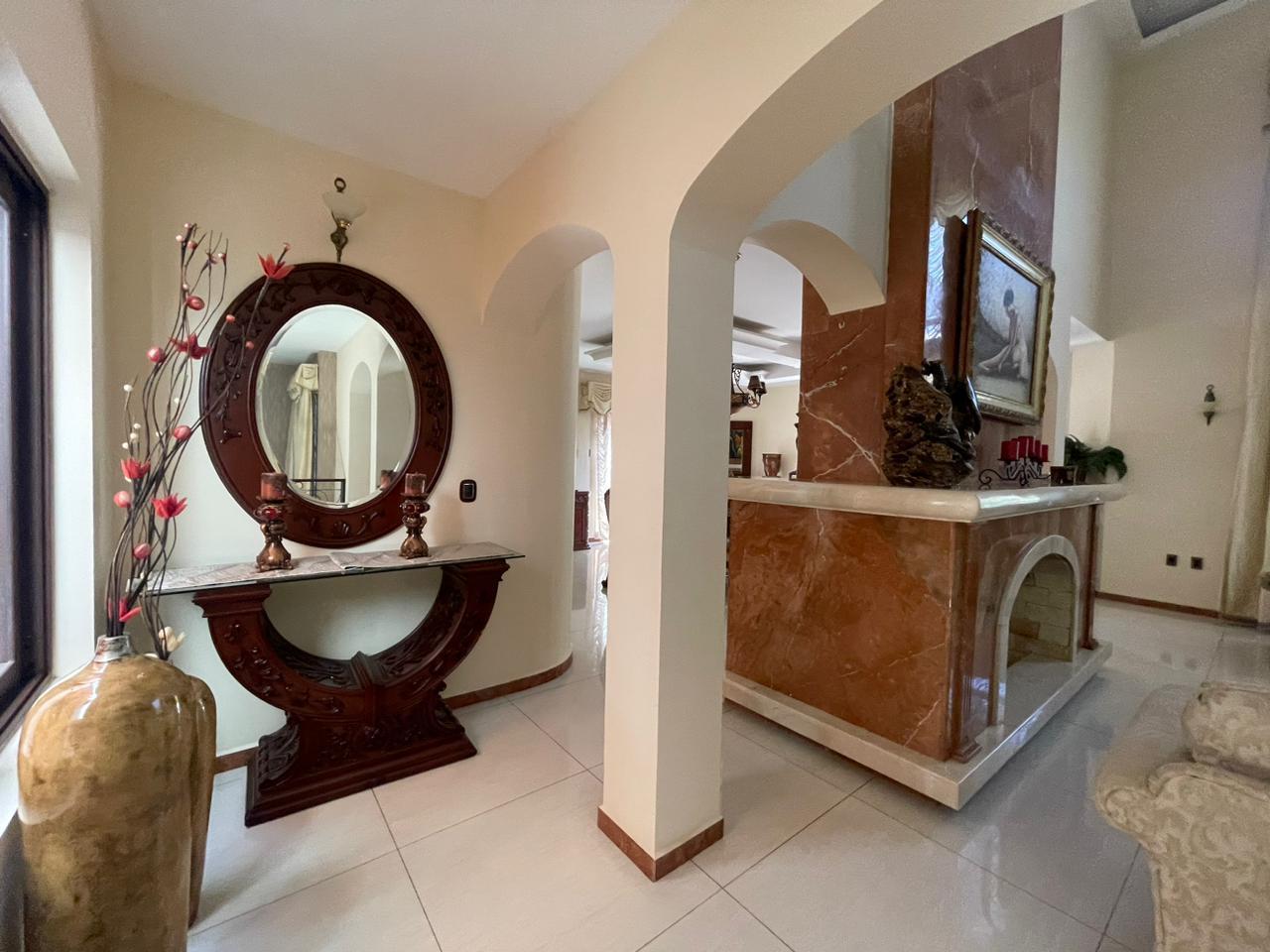 CASA EN VENTA EN CLUB Y DENTRO DEL CAMPO DE GOLF ALTOZANO, MORELIA