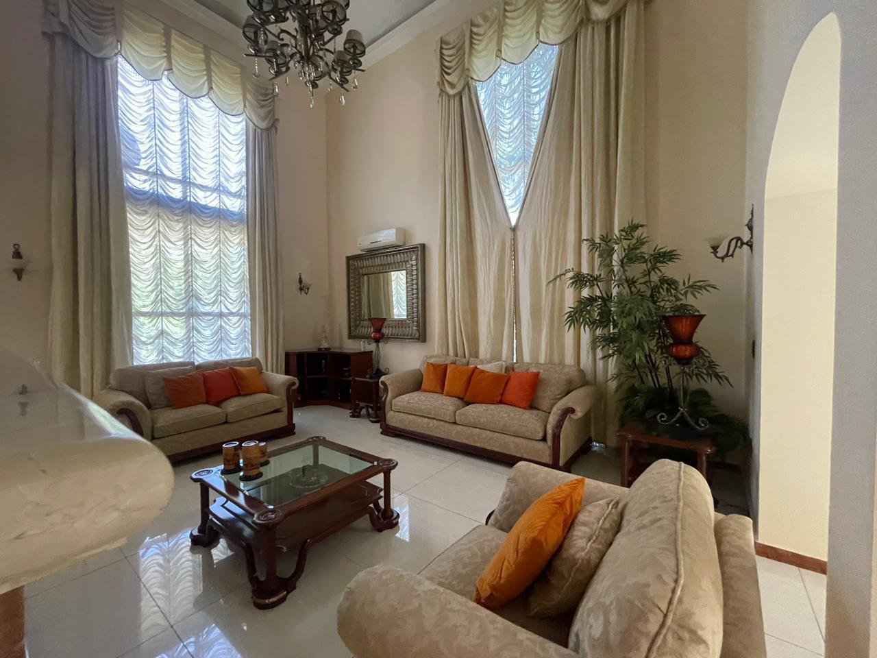 CASA EN VENTA EN CLUB Y DENTRO DEL CAMPO DE GOLF ALTOZANO, MORELIA