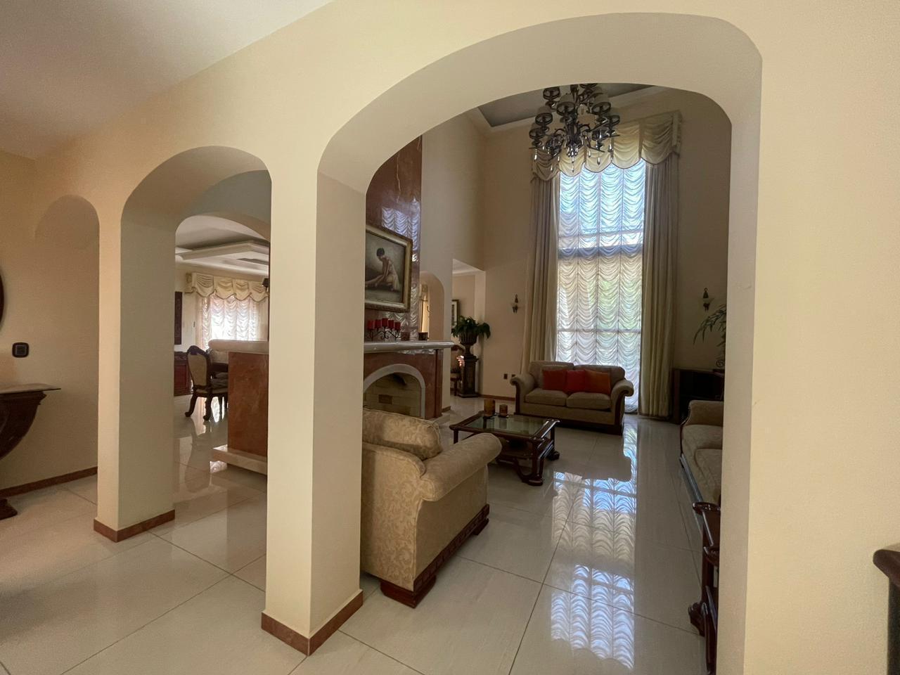 CASA EN VENTA EN CLUB Y DENTRO DEL CAMPO DE GOLF ALTOZANO, MORELIA