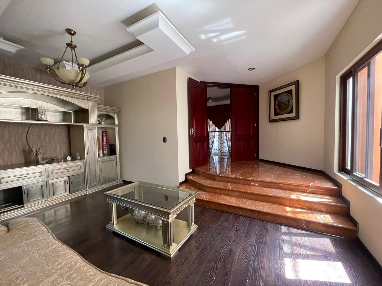 CASA EN VENTA EN CLUB Y DENTRO DEL CAMPO DE GOLF ALTOZANO, MORELIA