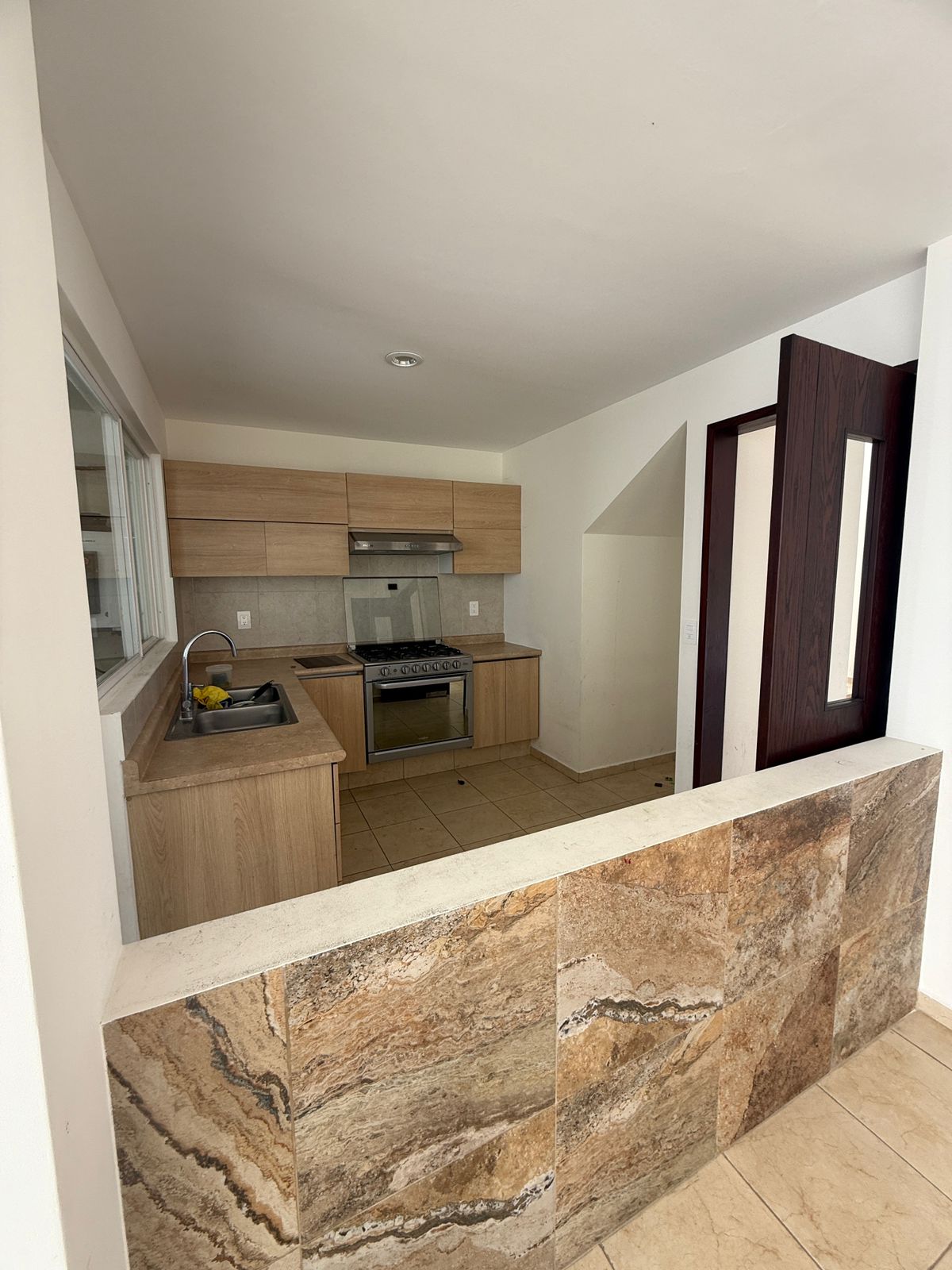 CASA EN RENTA EN FRACCIONAMIENTO TERCER RETORNO DE LOS ALPES ALTOZANO, MORELIA