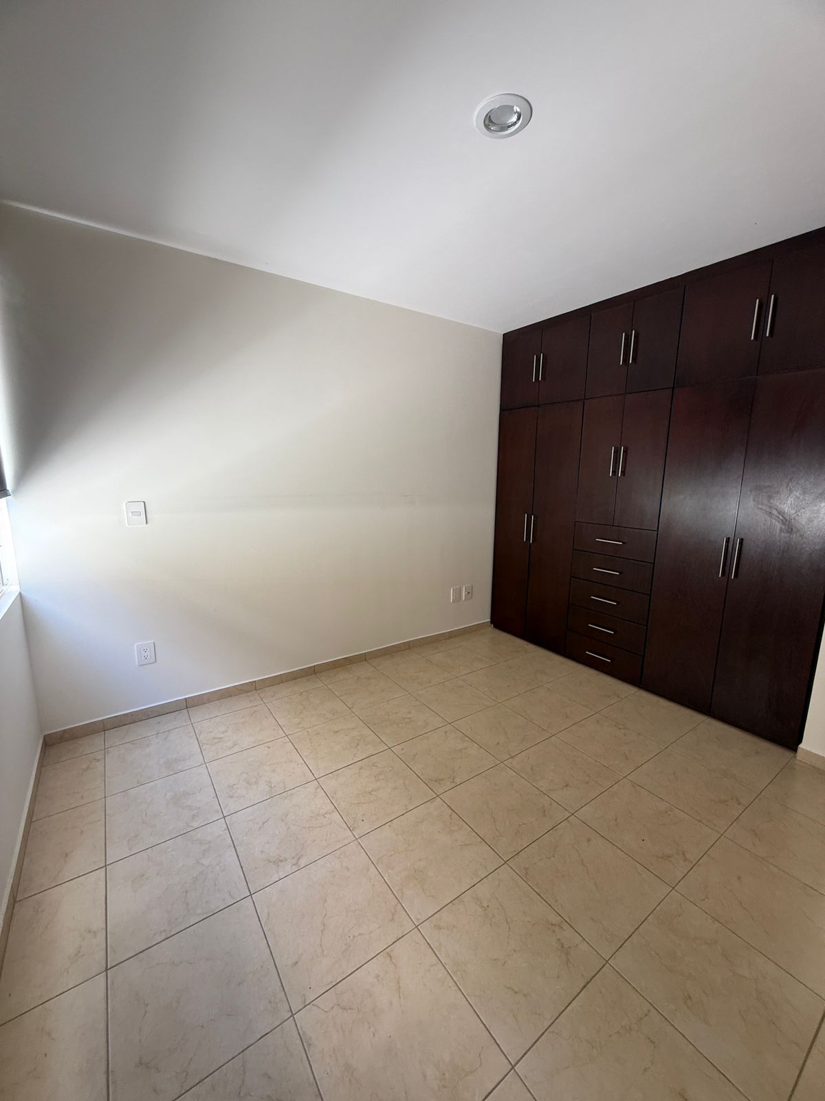 CASA EN RENTA EN FRACCIONAMIENTO TERCER RETORNO DE LOS ALPES ALTOZANO, MORELIA