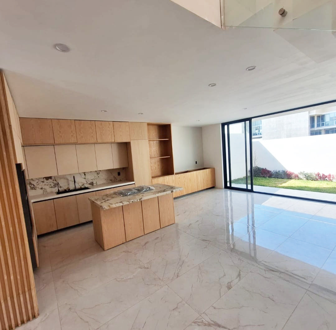 CASA EN VENTA EN FRACC. LA TOSCANA ALTOZANO, MORELIA