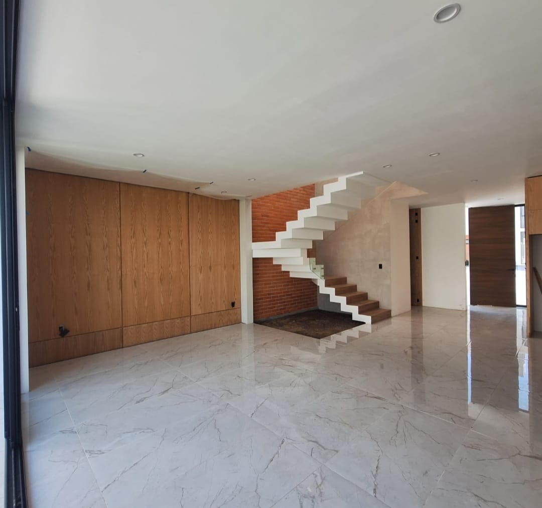 CASA EN VENTA EN FRACC. LA TOSCANA ALTOZANO, MORELIA