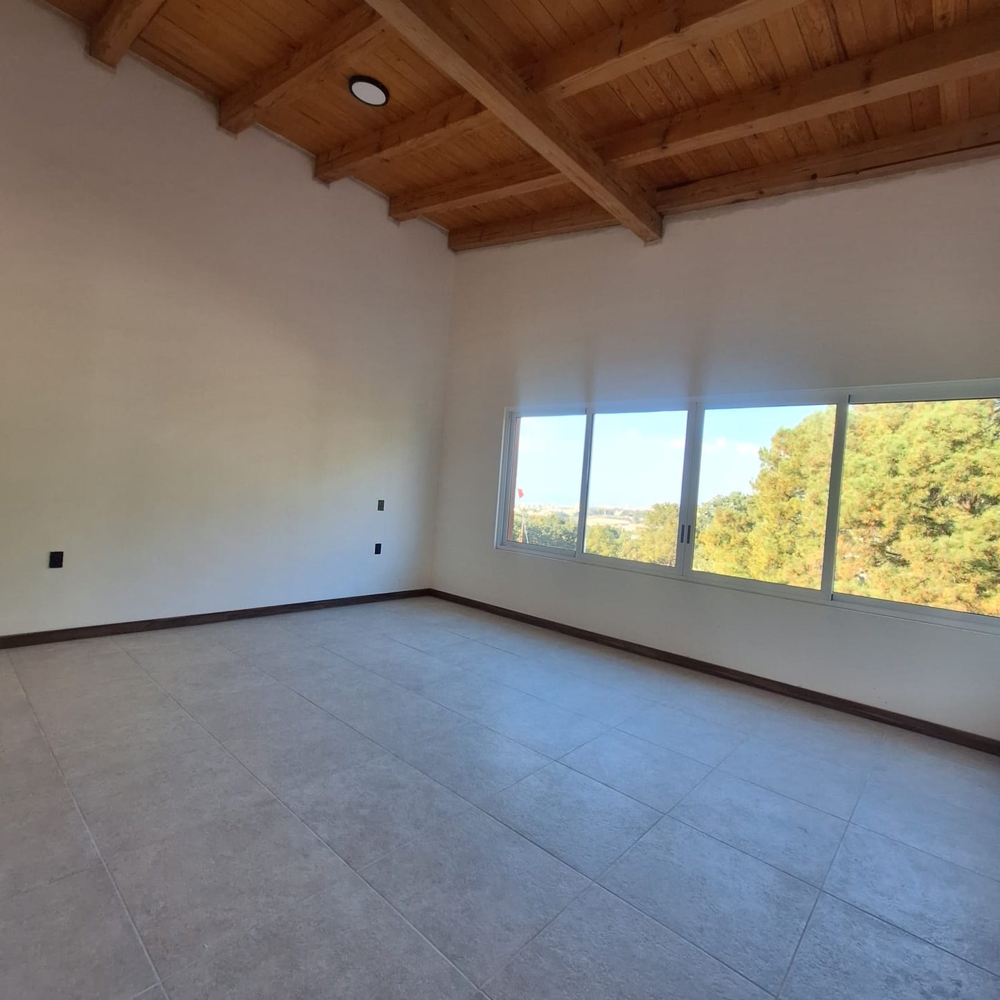 CASA INTELIGENTE EN VENTA EN EL PINAR ALTOZANO, MORELIA