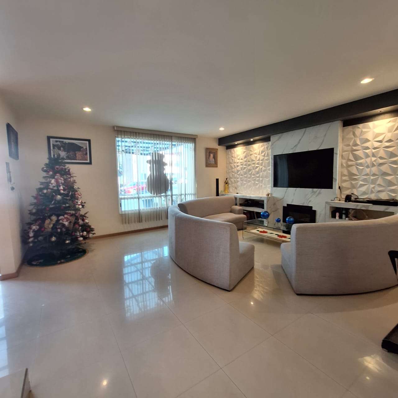 CASA EN VENTA EN FRACC. VENADOS ALTOZANO, MORELIA