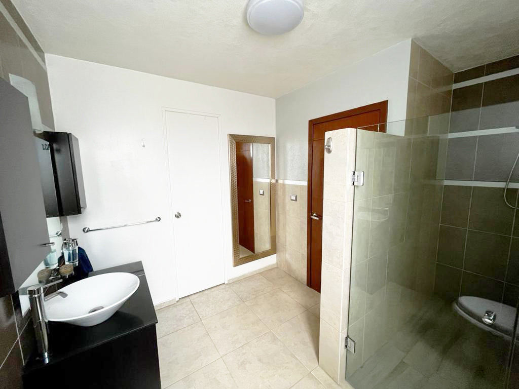 CASA EN VENTA EN JACARANDAS TRES MARIAS, MORELIA